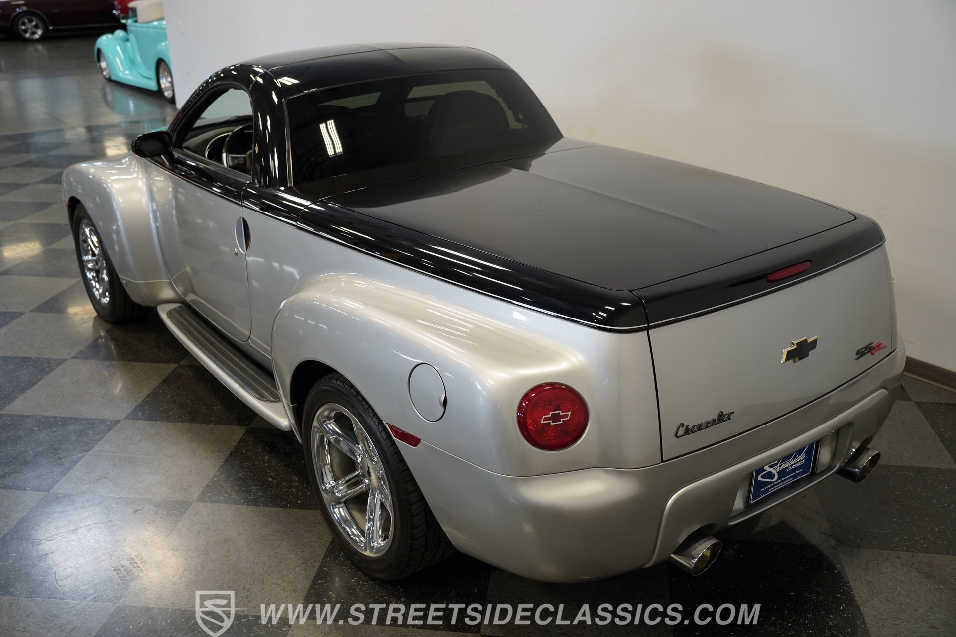 Used 2006 Chevrolet SSR w/ Preferred Equipment Group RWD image 27