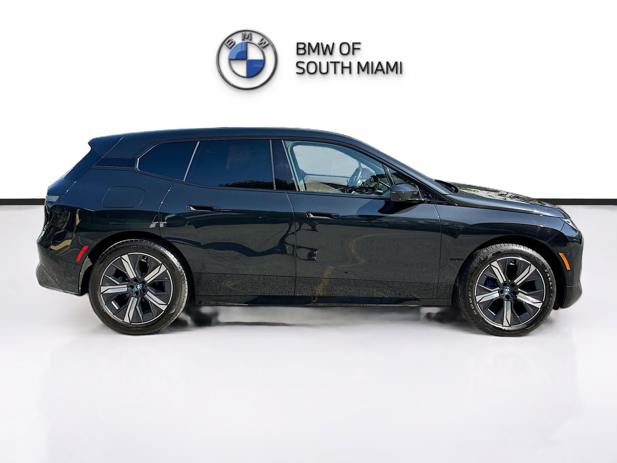 Used 2024 BMW iX xDrive50 w/ Sport Package image 8