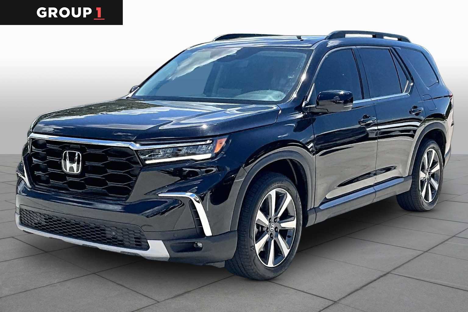 Used 2024 Honda Pilot Touring image 1