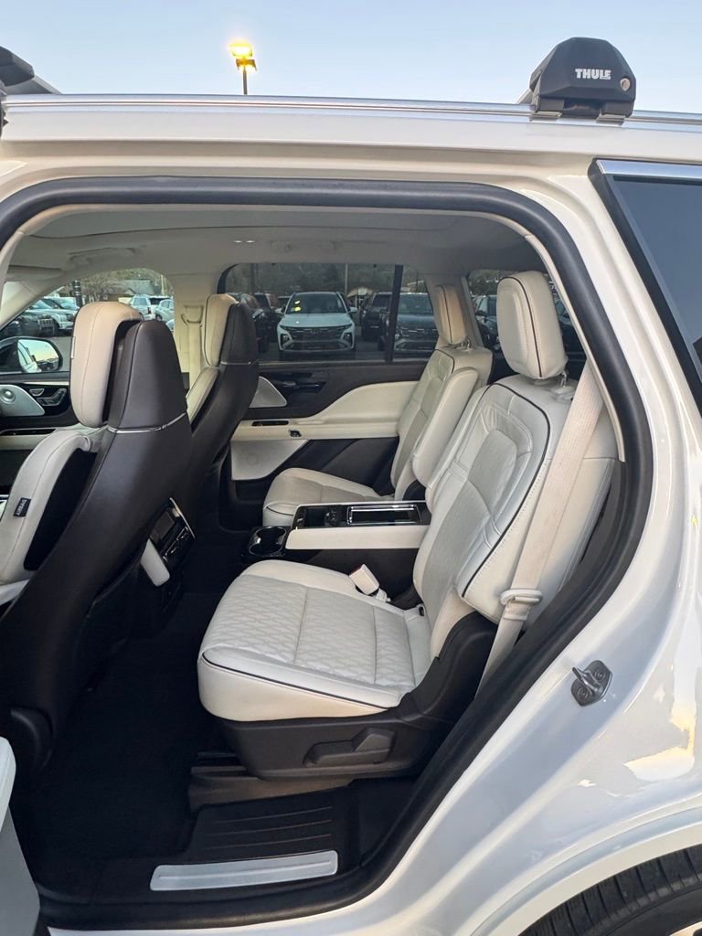 Used 2023 Lincoln Aviator Black Label w/ Dynamic Handling Package image 10
