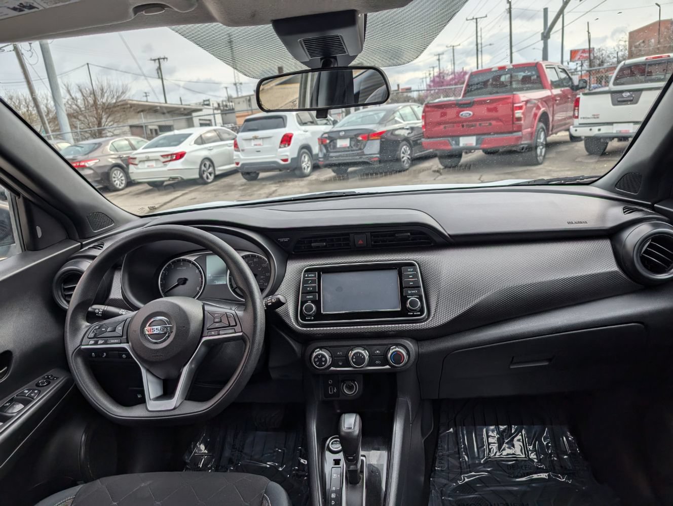 Used 2020 Nissan Kicks S FWD image 14