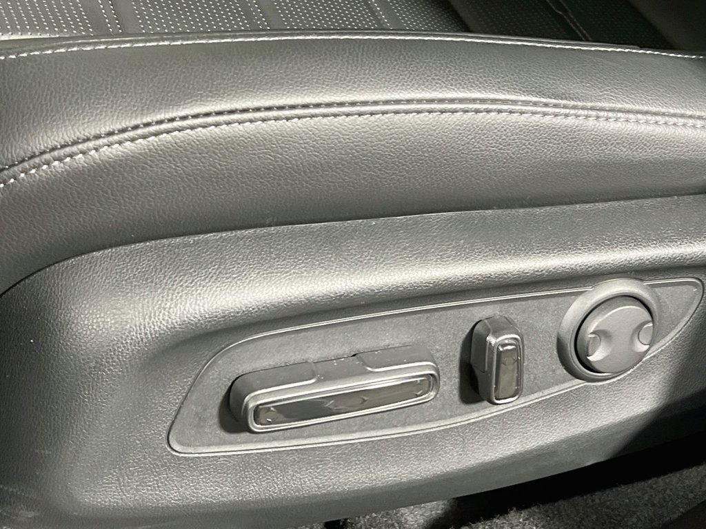 Used 2025 Honda CR-V EX-L image 17