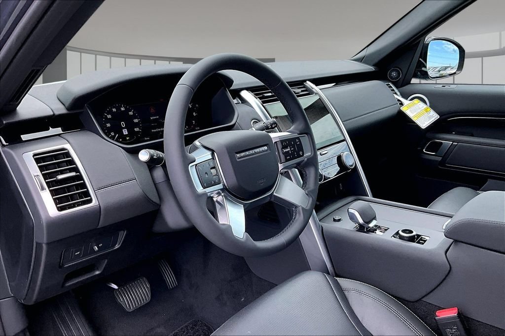 New 2026 Land Rover Discovery S AWD/4WD image 7