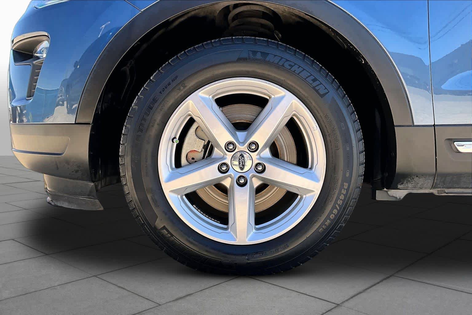 Used 2019 Ford Explorer XLT w/ Equipment Group 201A FWD image 10