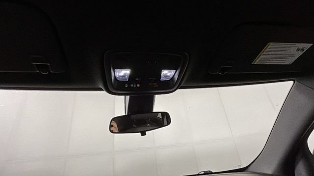 Used 2022 Chevrolet Traverse LT FWD image 26