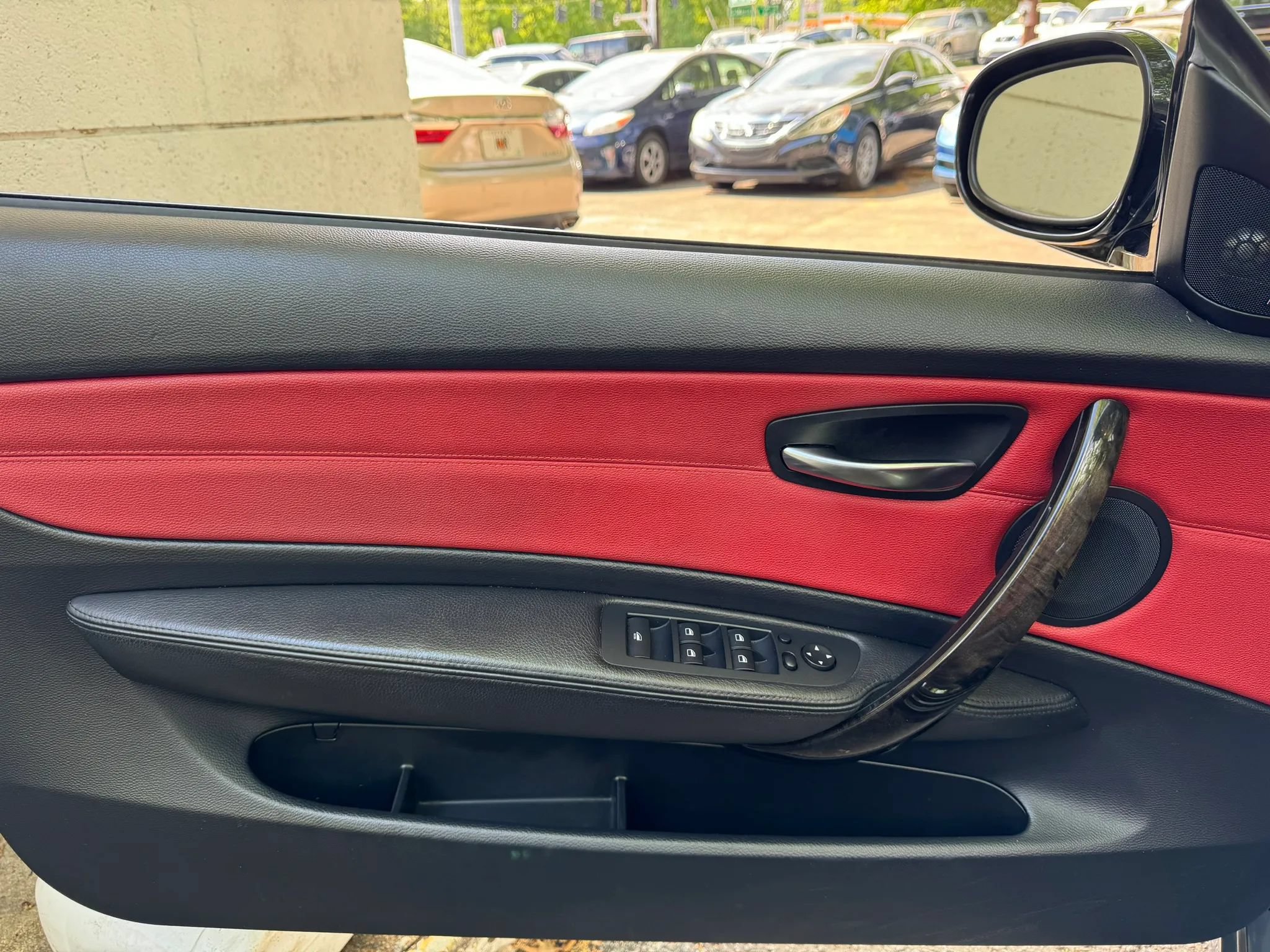 Used 2012 BMW 135i Convertible RWD image 25