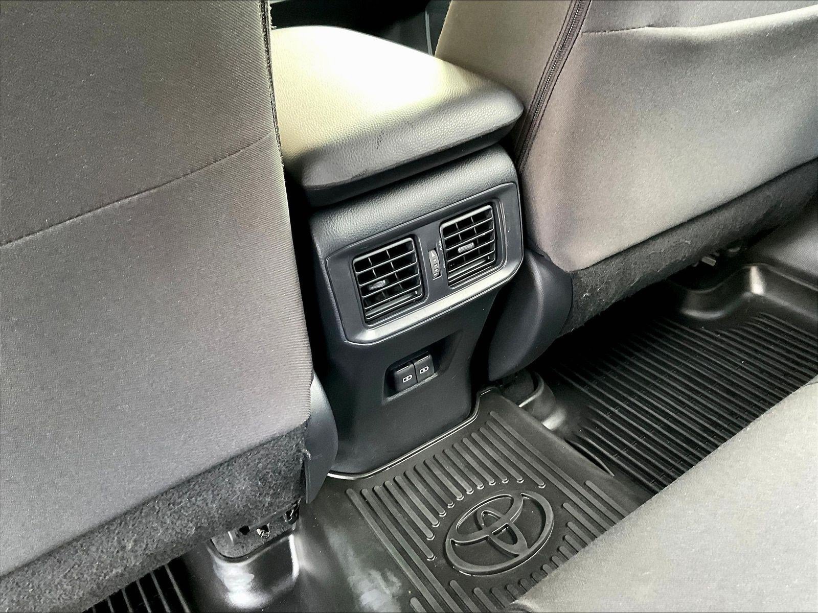 Used 2023 Toyota RAV4 XLE FWD image 10
