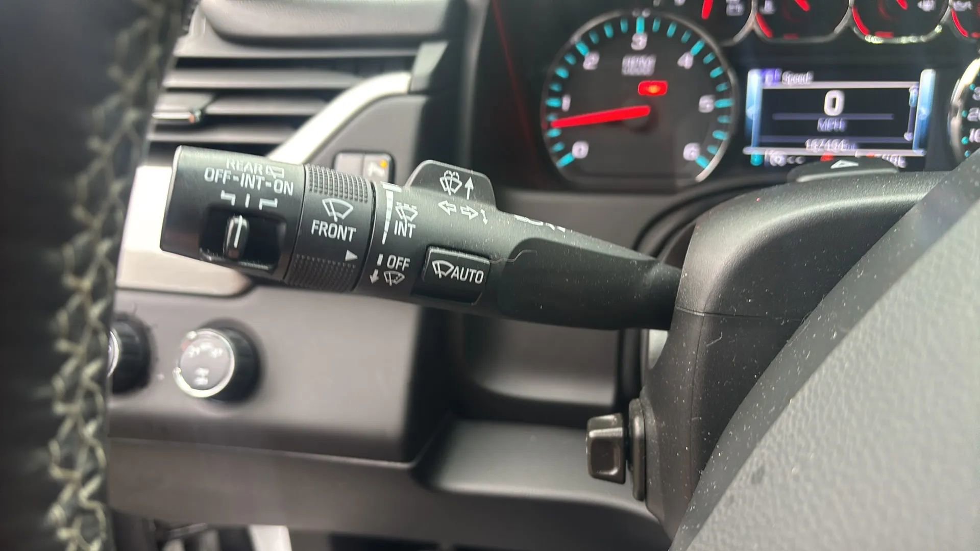 Used 2017 GMC Yukon SLT w/ Open Road Package image 34