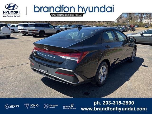 Certified 2026 Hyundai Elantra SE w/ Cargo Package FWD image 6