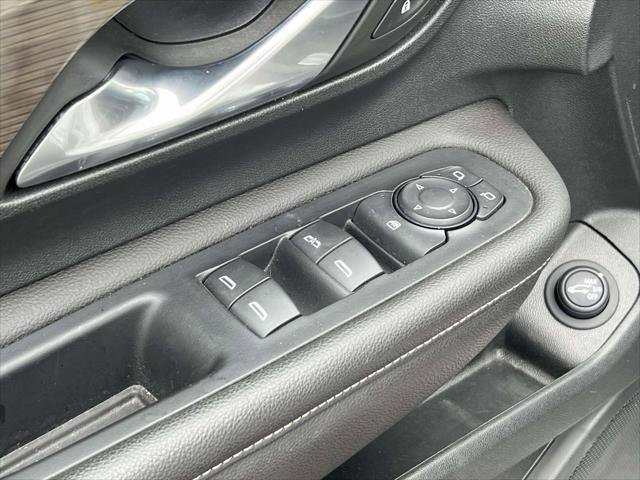 Used 2022 GMC Terrain Denali w/ Denali Premium Package AWD/4WD image 17