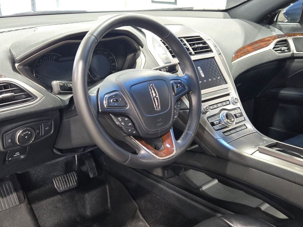 Used 2017 Lincoln MKZ Reserve image 22