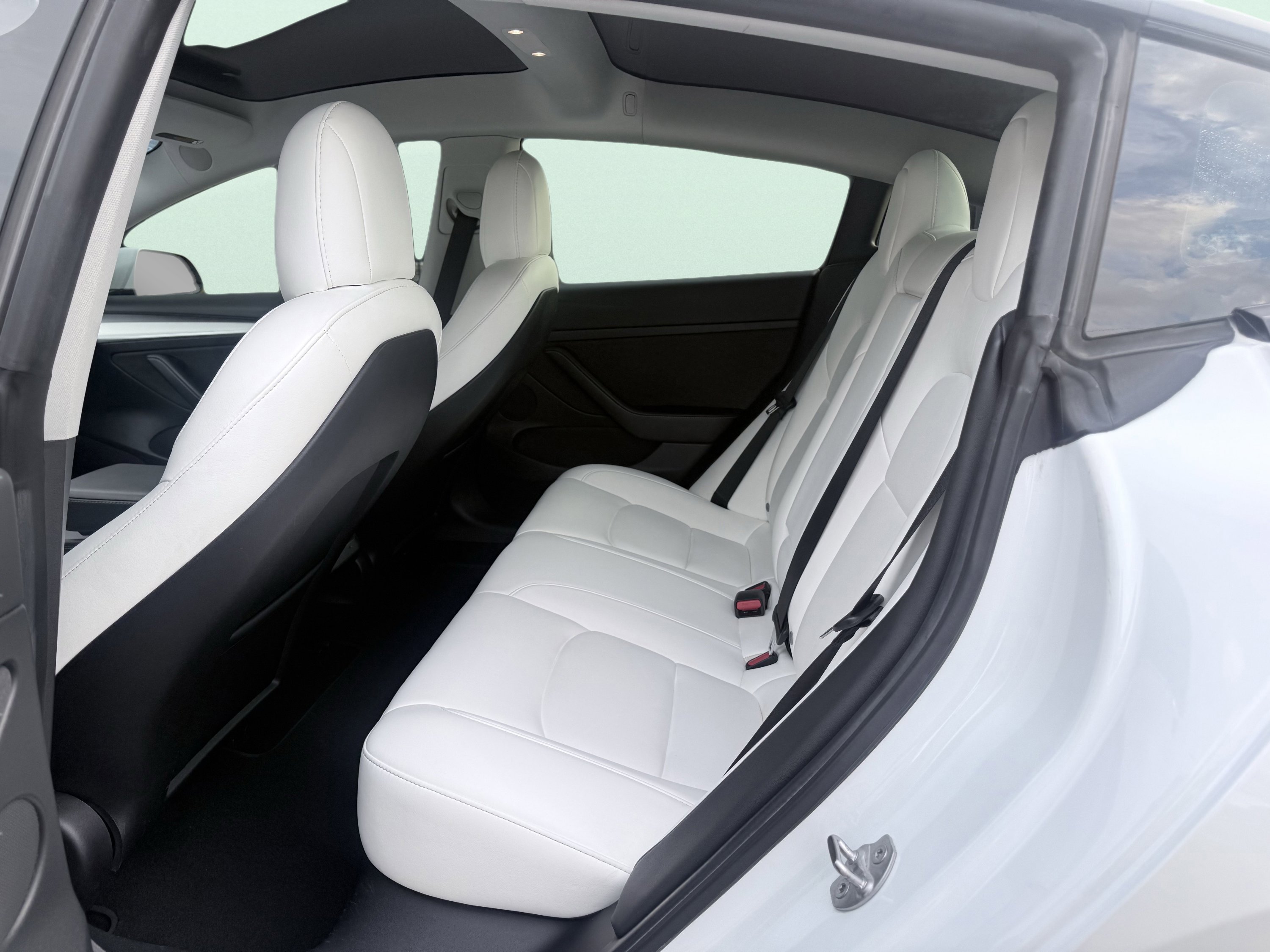 Used 2021 Tesla Model 3 Standard Range Plus image 39