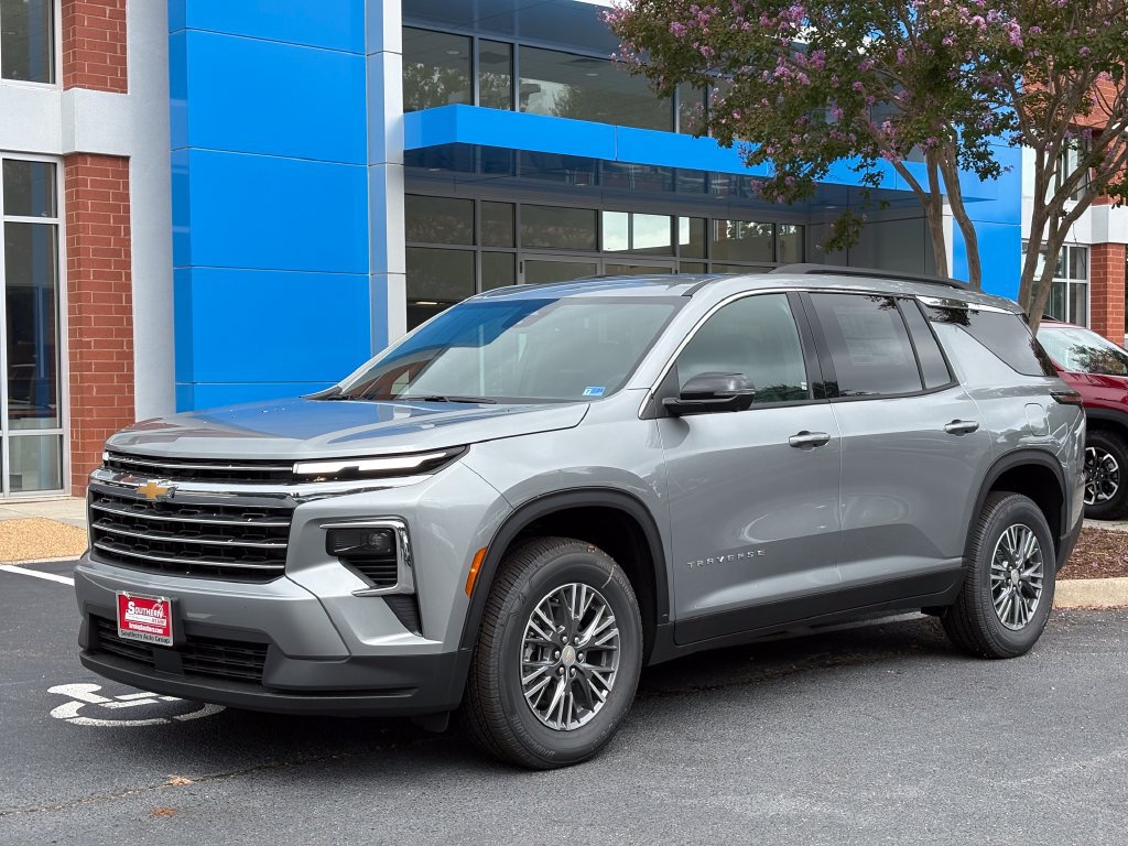 New 2026 Chevrolet Traverse LT w/ Driver Confidence Package FWD image 1