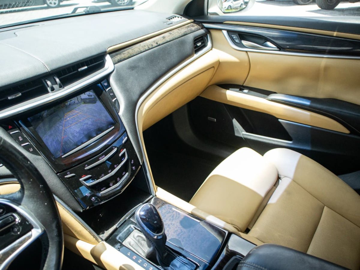 Used 2013 Cadillac XTS Premium FWD image 31
