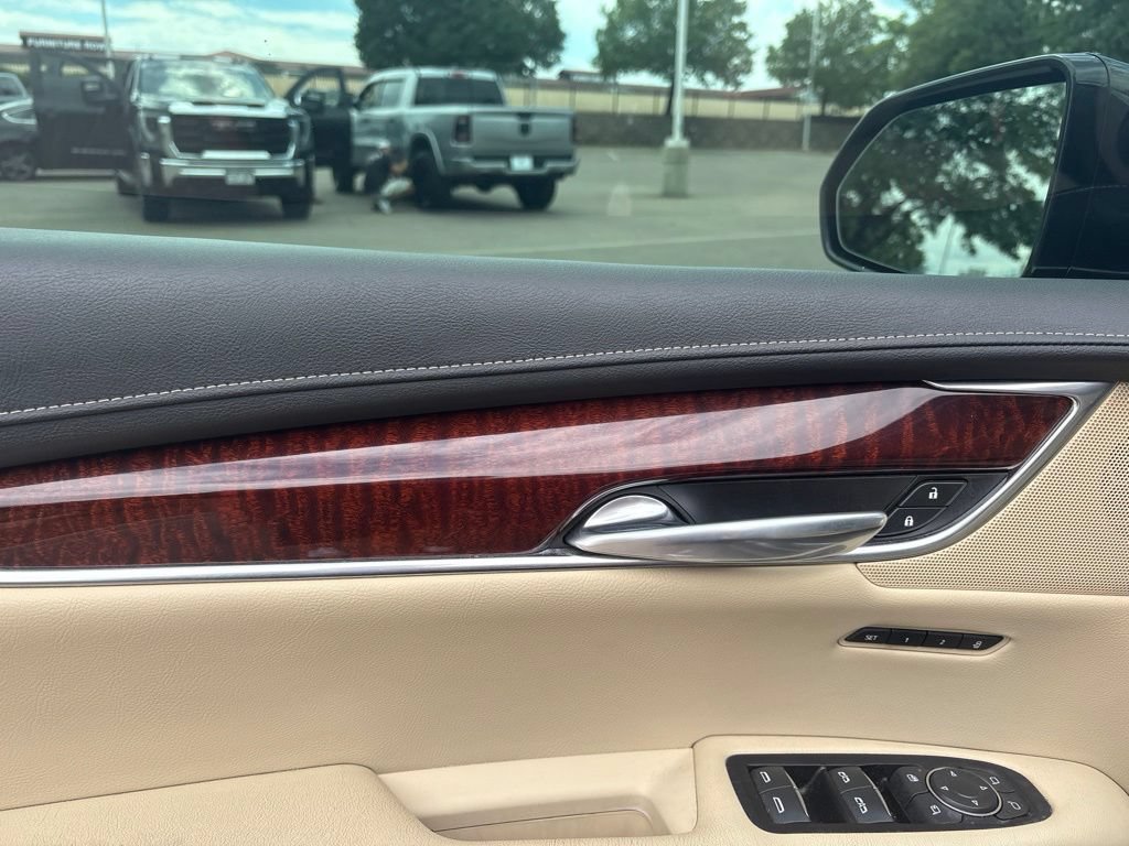 Used 2019 Cadillac XT5 Premium Luxury w/ Driver Assist Package AWD/4WD image 11