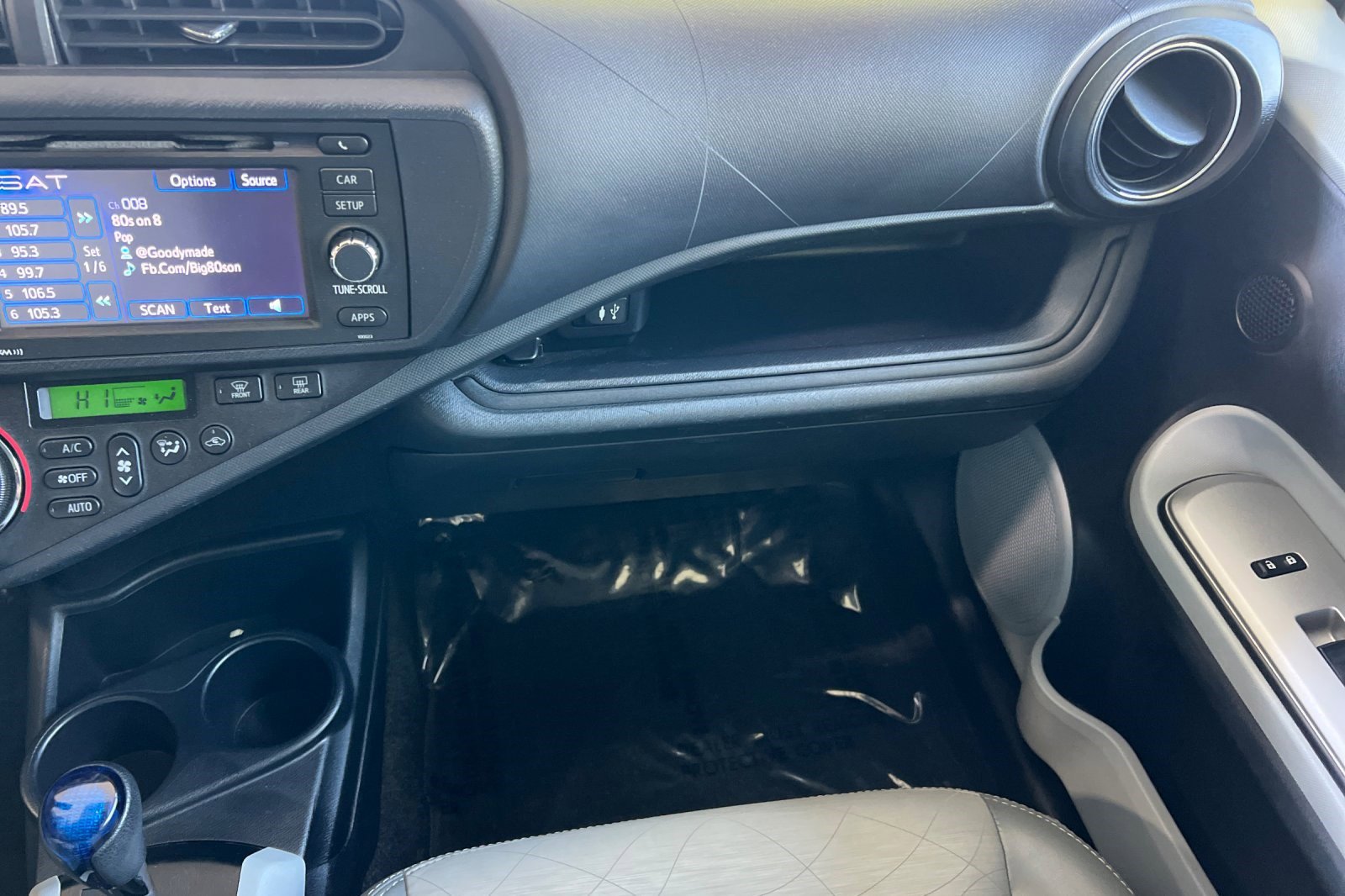 Used 2012 Toyota Prius C Four FWD image 27