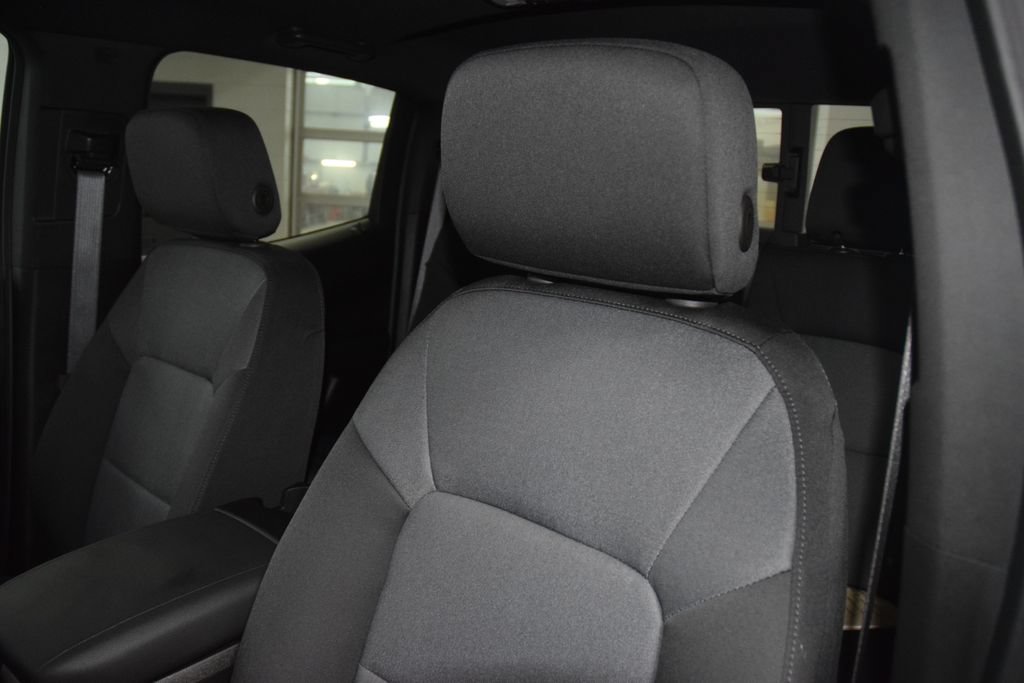 Used 2026 Chevrolet Colorado W/T AWD/4WD image 38