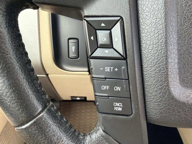 Used 2017 Ford Expedition XLT w/ Equipment Group 202A RWD image 26