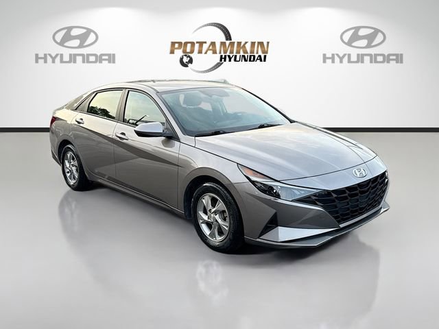 Used 2023 Hyundai Elantra SE FWD image 3