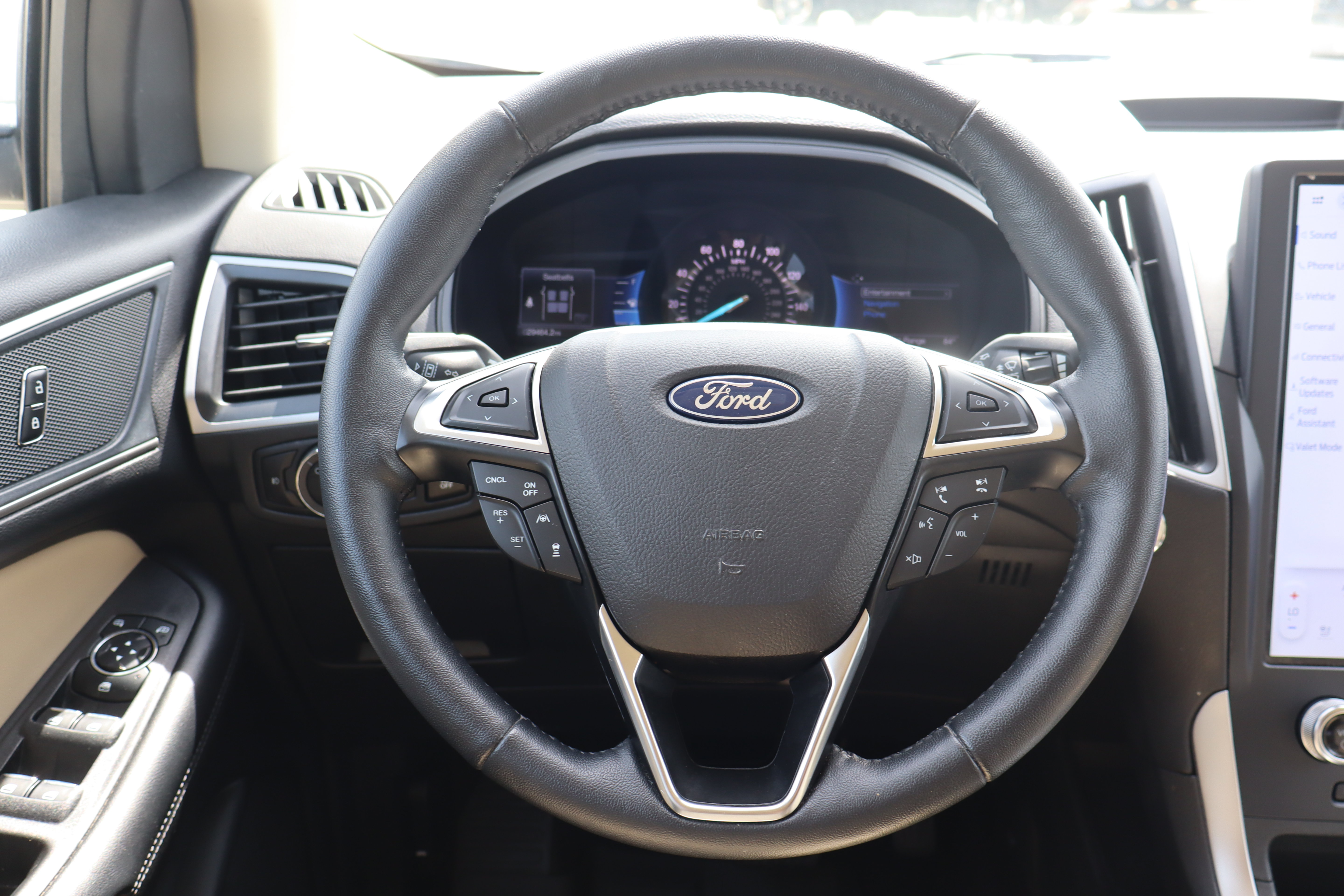 Used 2024 Ford Edge SEL w/ Convenience Package AWD/4WD image 15