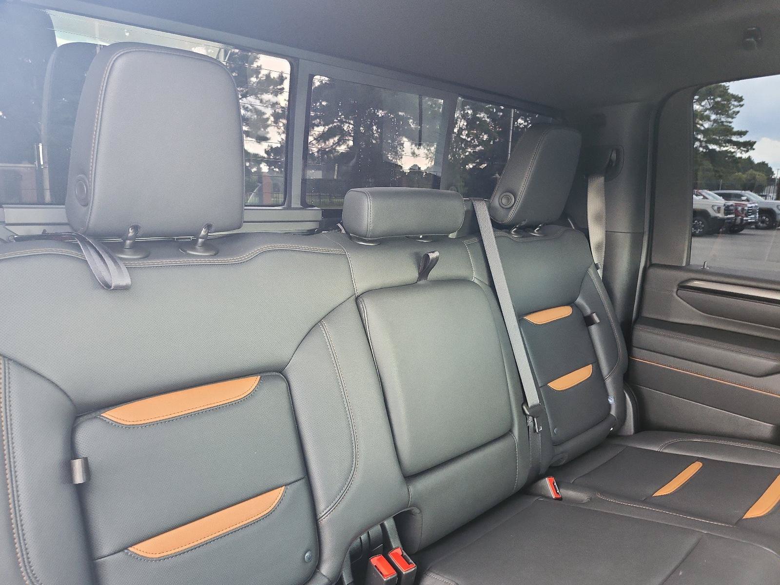 Used 2025 GMC Sierra 2500 AT4 w/ AT4 Premium Plus Package AWD/4WD image 12