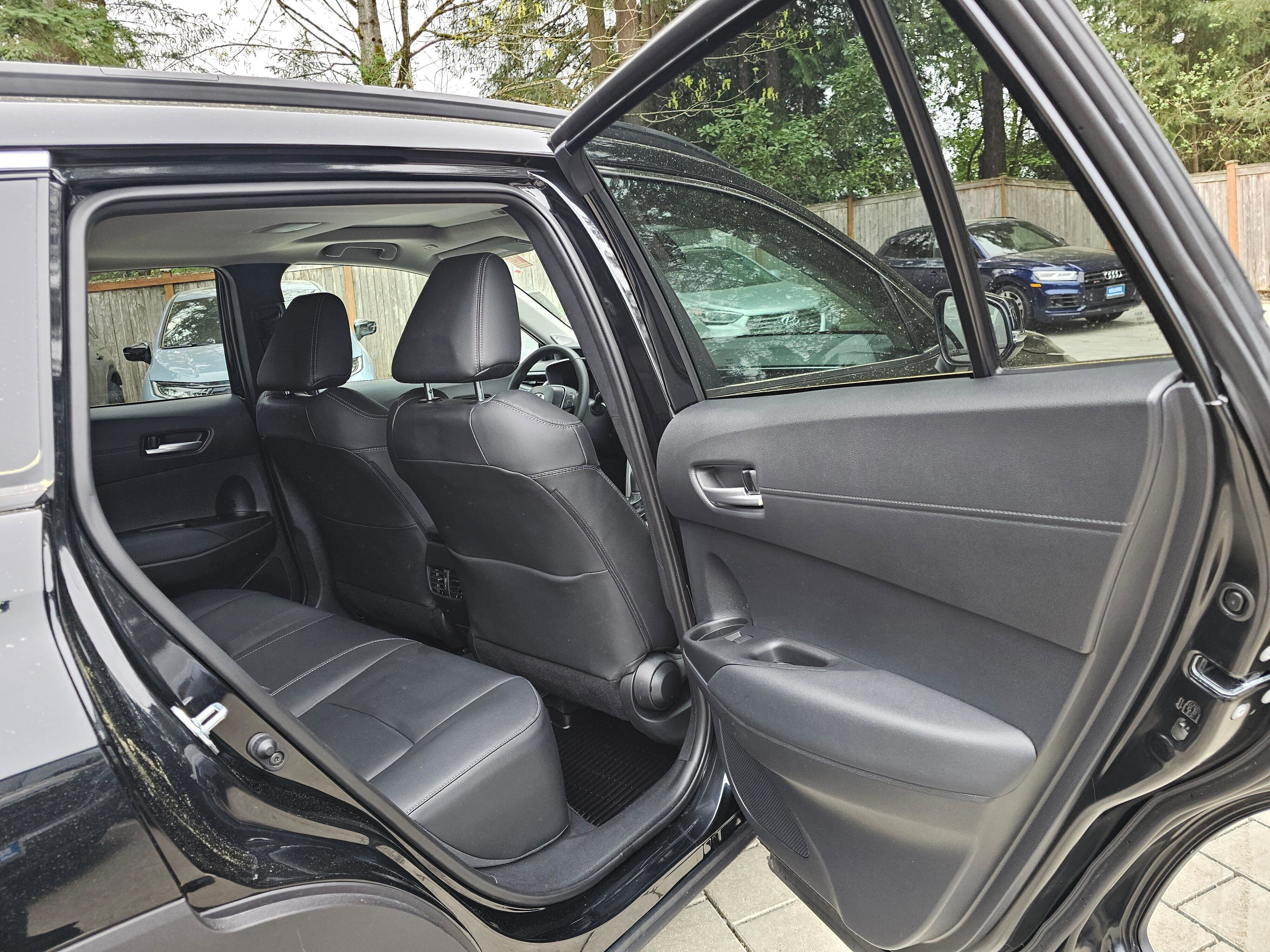 Used 2025 Toyota Corolla Cross XLE w/ Convenience Package image 12