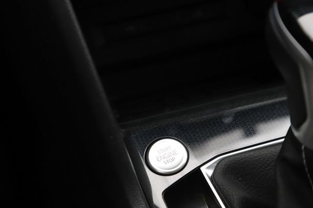 Used 2025 Volkswagen Taos SE w/ Panoramic Sunroof Package image 20