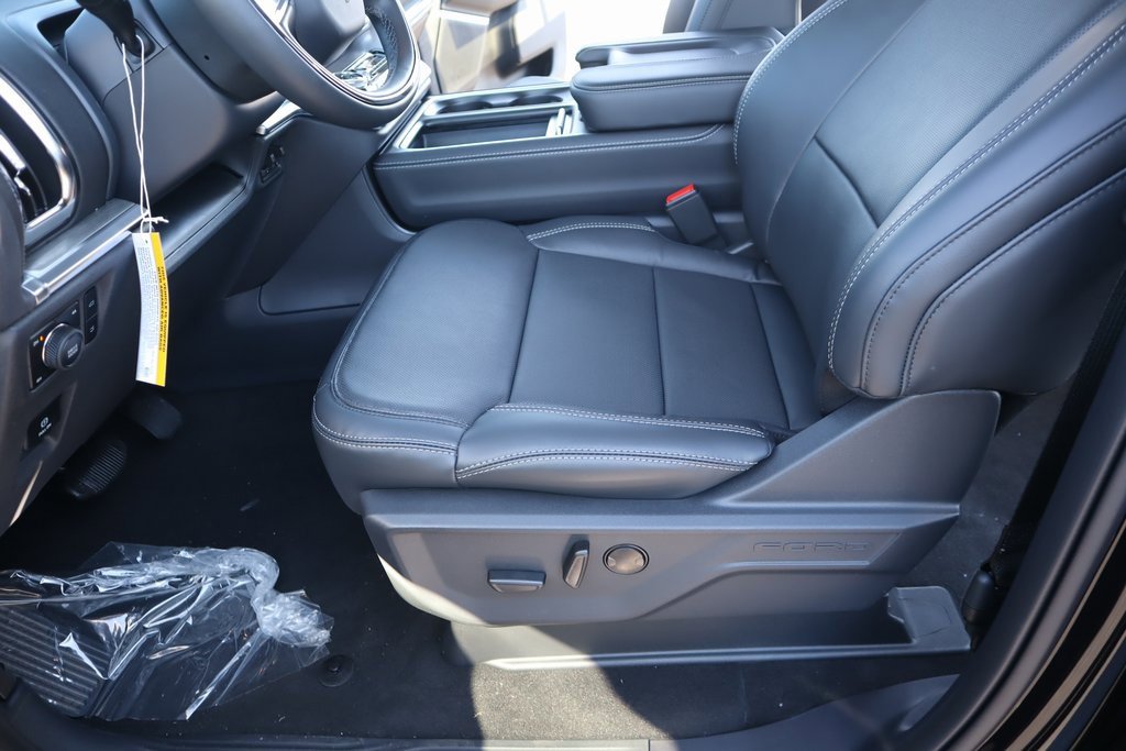 New 2025 Ford Expedition Platinum image 12