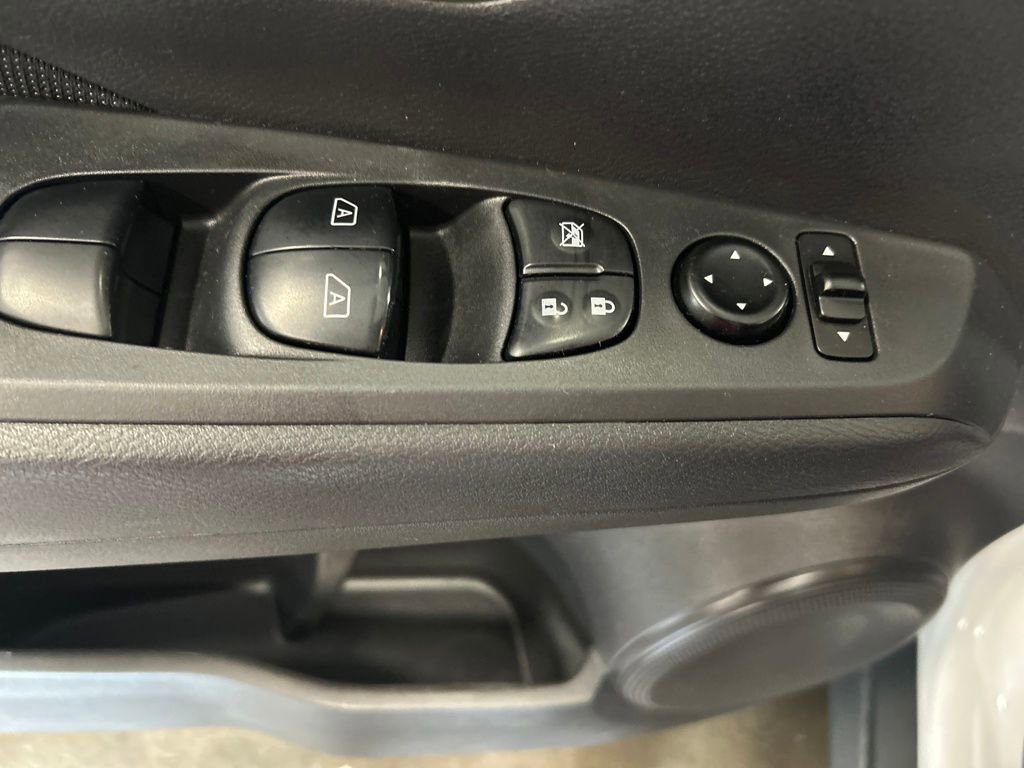 Used 2022 Nissan Kicks SV image 21