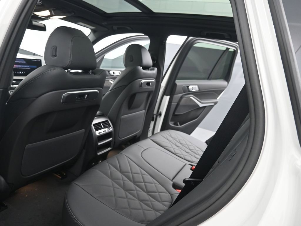 New 2026 BMW X5 xDrive40i w/ Parking Assistance Package AWD/4WD image 32