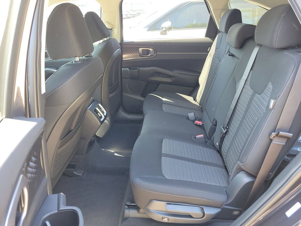 New 2026 Kia Sorento LX FWD image 16
