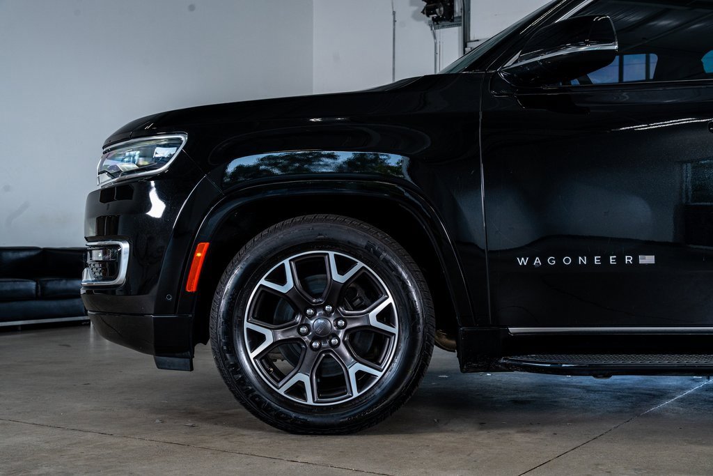 Used 2023 Jeep Wagoneer Series III w/ Preferred Equipment Group image 9