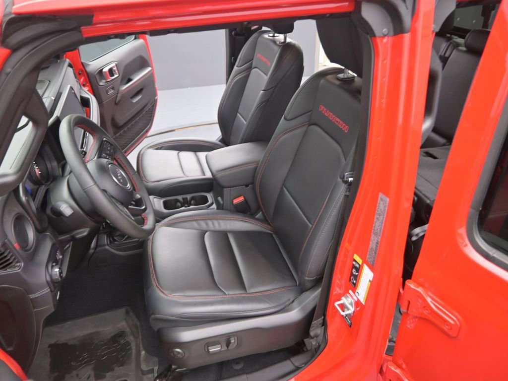 Used 2024 Jeep Gladiator Rubicon AWD/4WD image 11