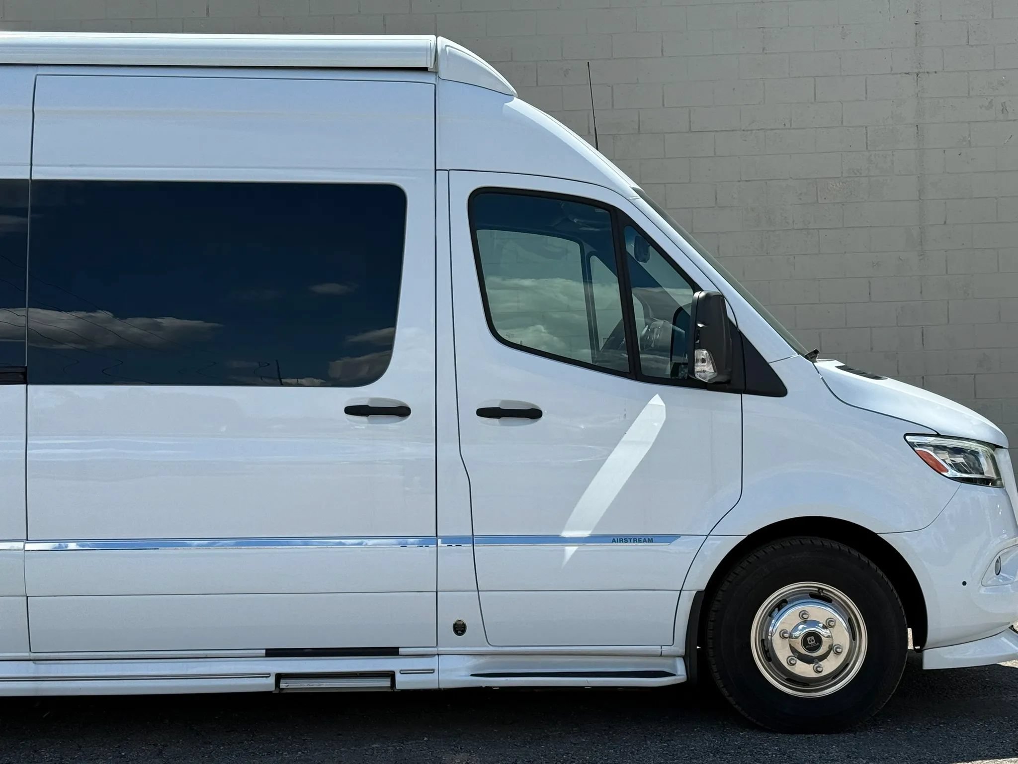 Used 2022 Mercedes-Benz Sprinter 3500 w/ Parking Package image 13