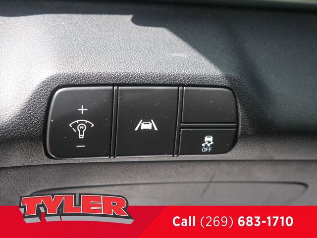 Used 2022 Hyundai Elantra Limited FWD image 21