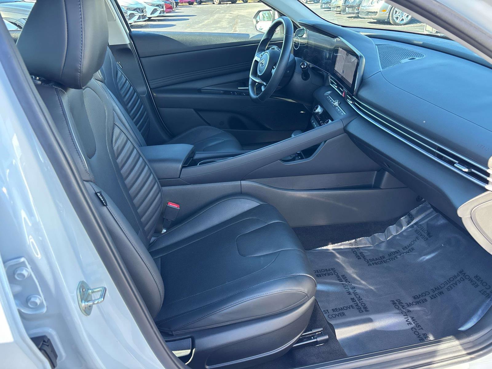 Used 2021 Hyundai Elantra Limited FWD image 14