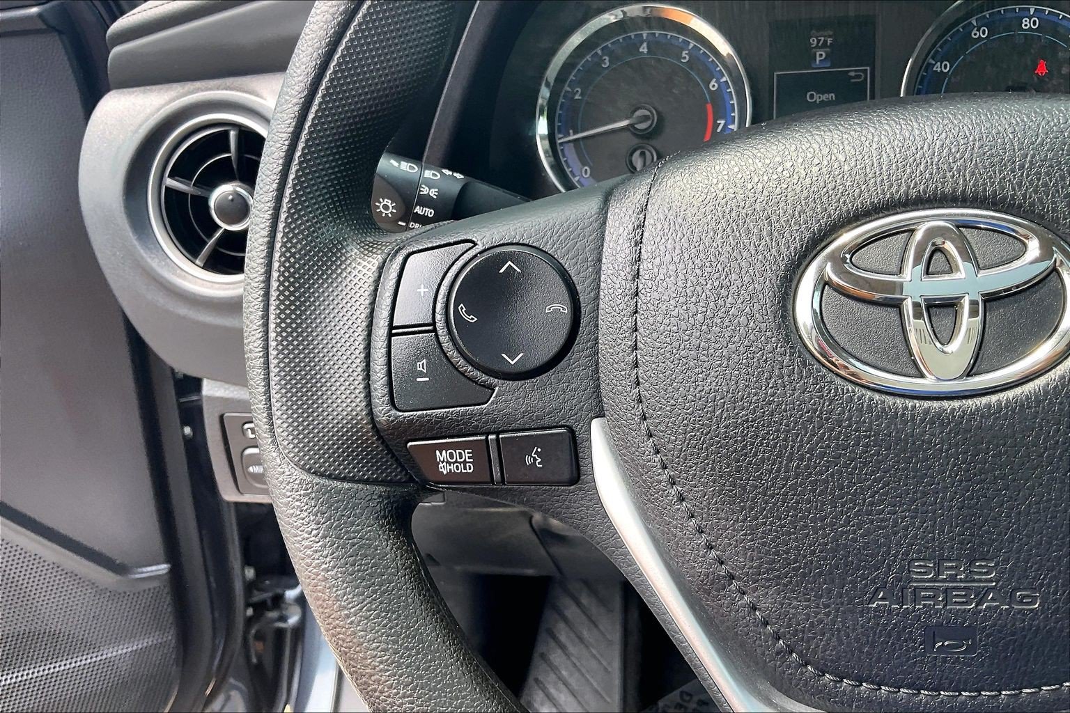 Used 2017 Toyota Corolla XLE FWD image 23