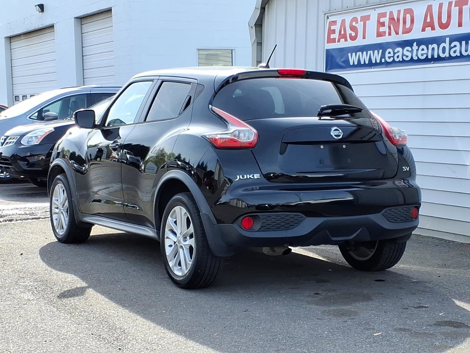 Used 2015 Nissan Juke SV image 3
