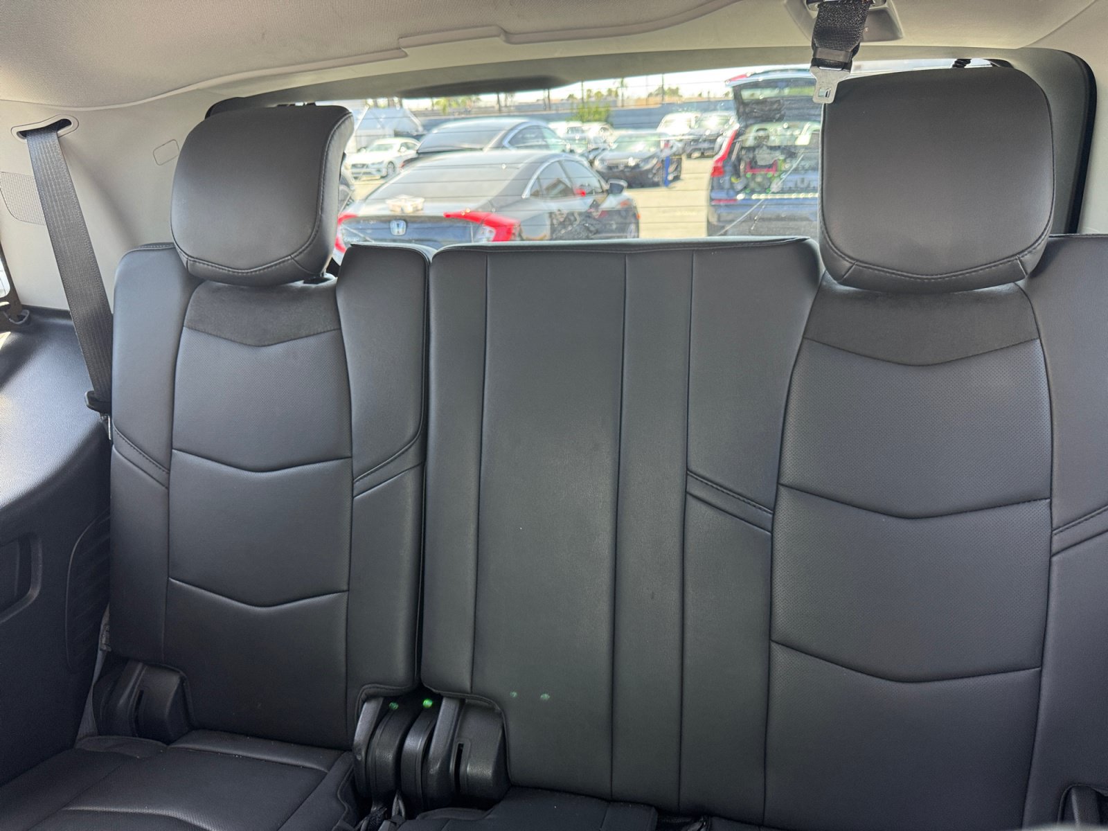 Used 2019 Cadillac Escalade Luxury AWD/4WD image 16