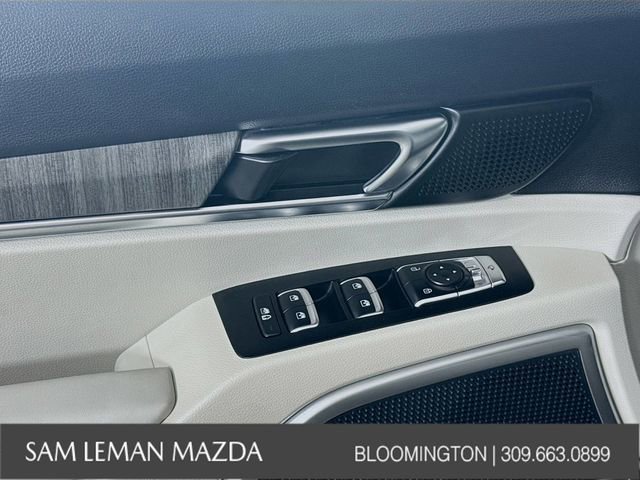 Used 2023 Kia Telluride EX w/ EX Captain's Chair Package image 18