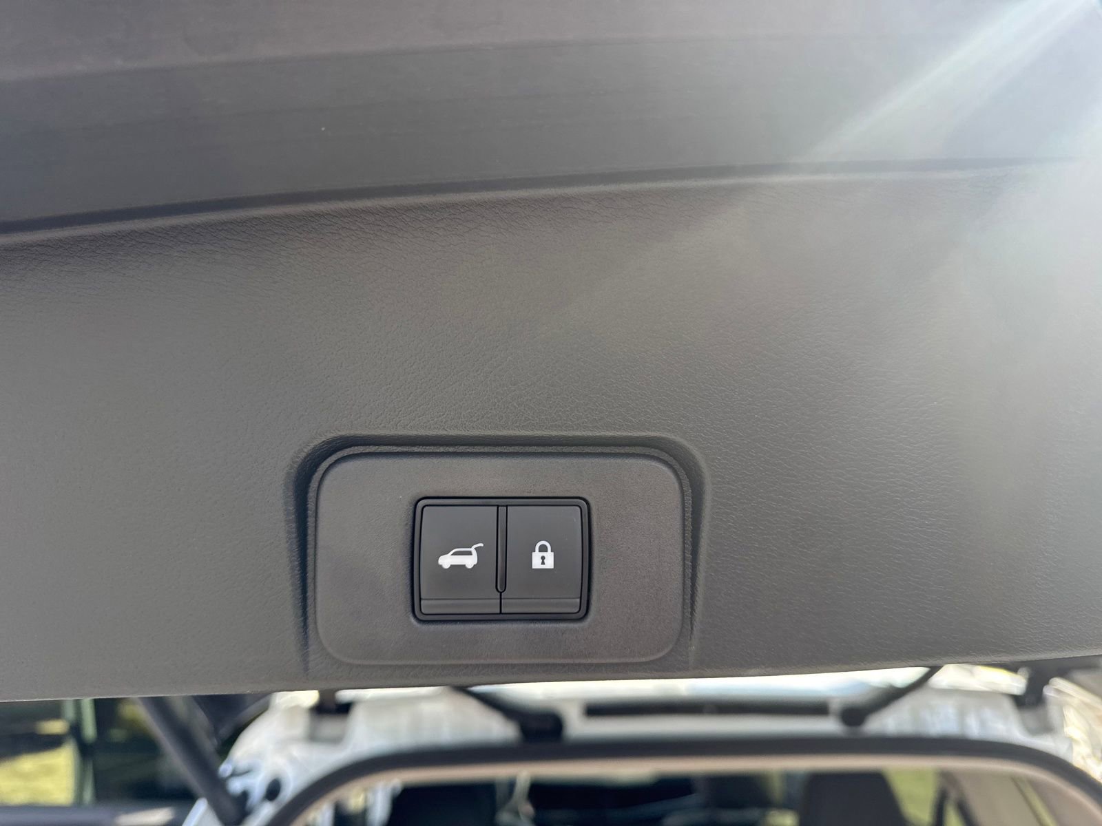 Certified 2025 Nissan Rogue SL w/ SL Premium Package image 29