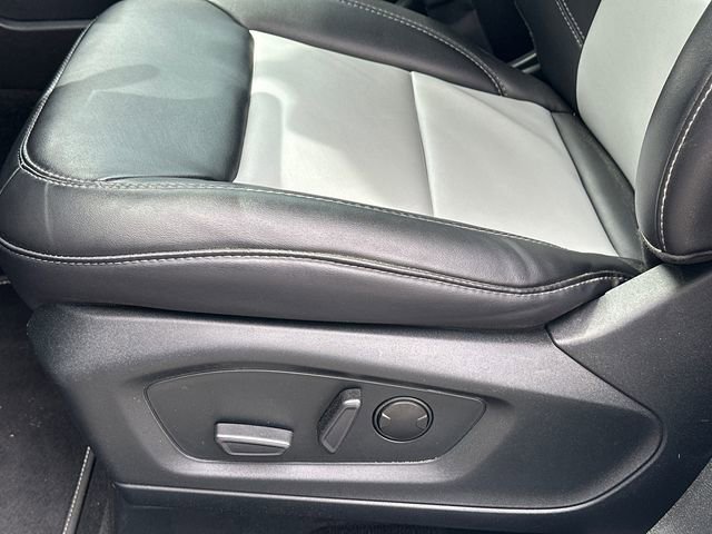 Used 2023 Ford Explorer XLT w/ Equipment Group 202A image 12