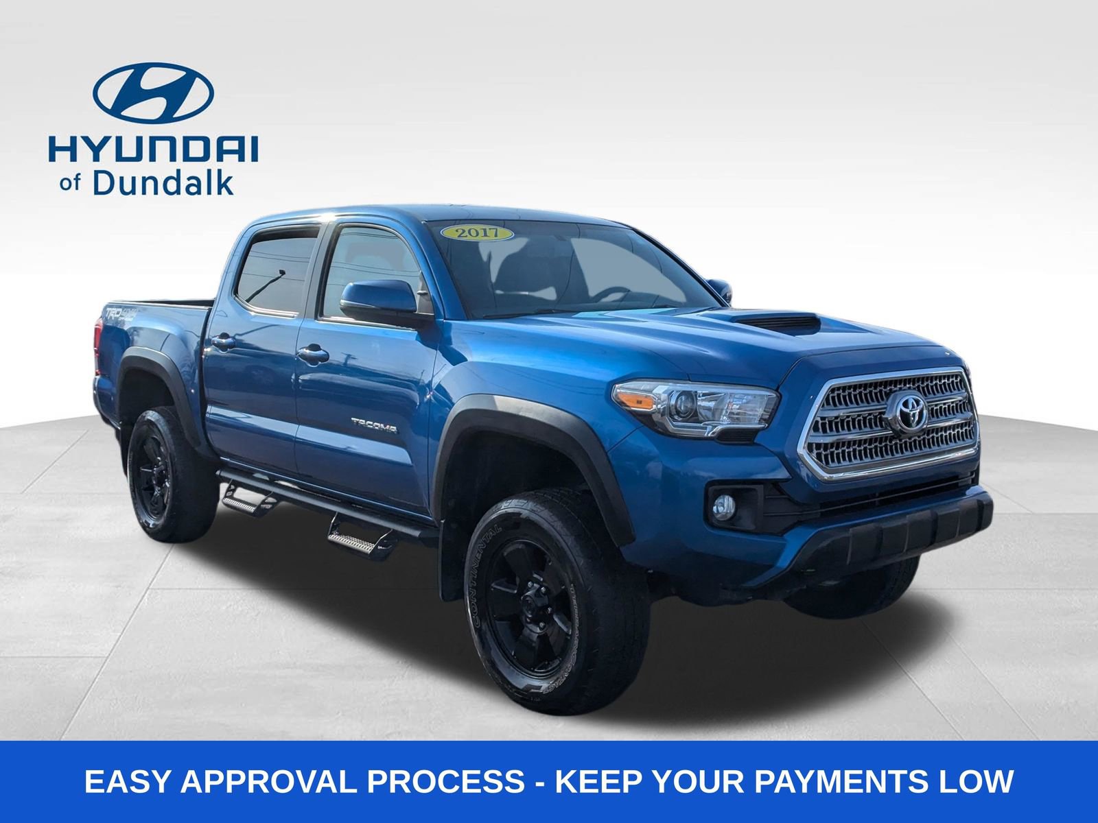 Used 2017 Toyota Tacoma TRD Off-Road w/ Tow Package (A/T) image 11