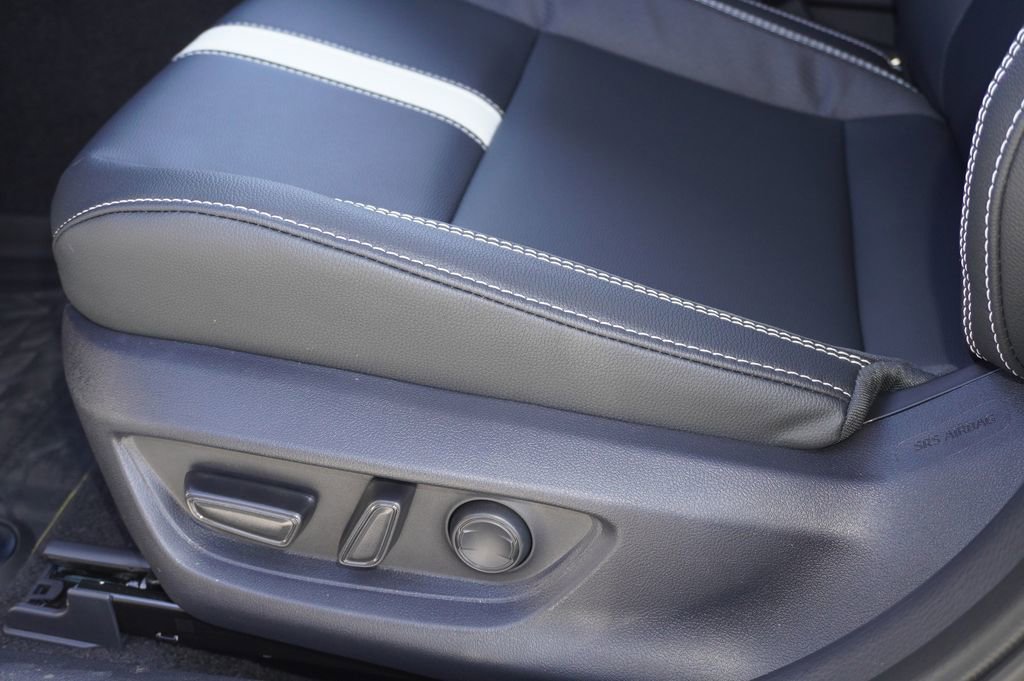 New 2026 Toyota Camry Hybrid image 10