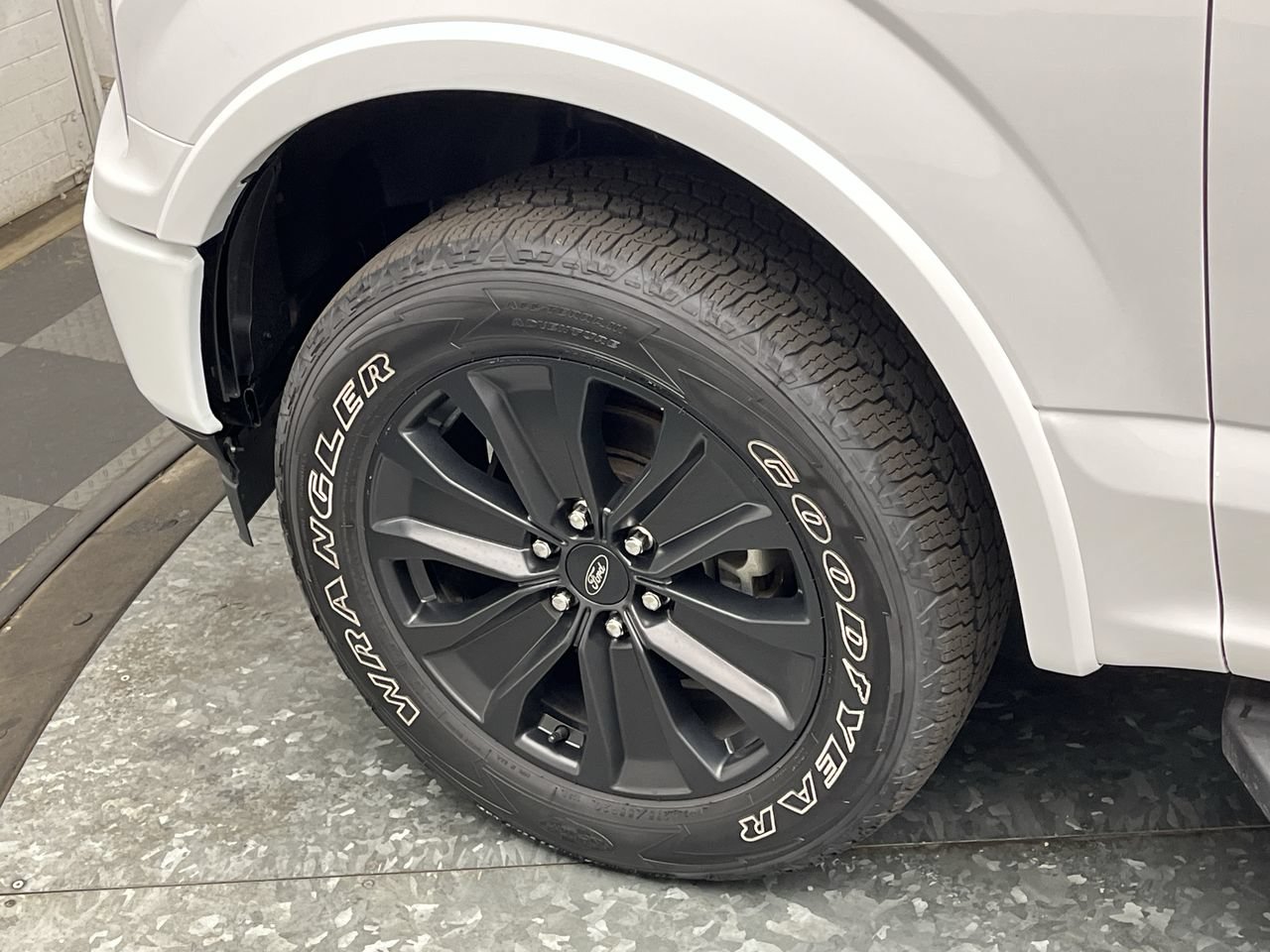 Used 2020 Ford F150 XLT w/ Equipment Group 302A Luxury AWD/4WD image 36