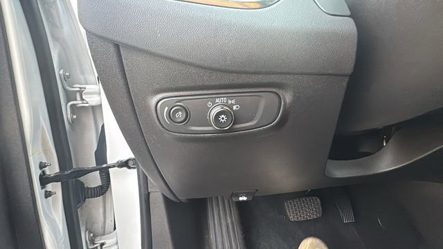 Used 2024 Chevrolet Equinox LT image 16