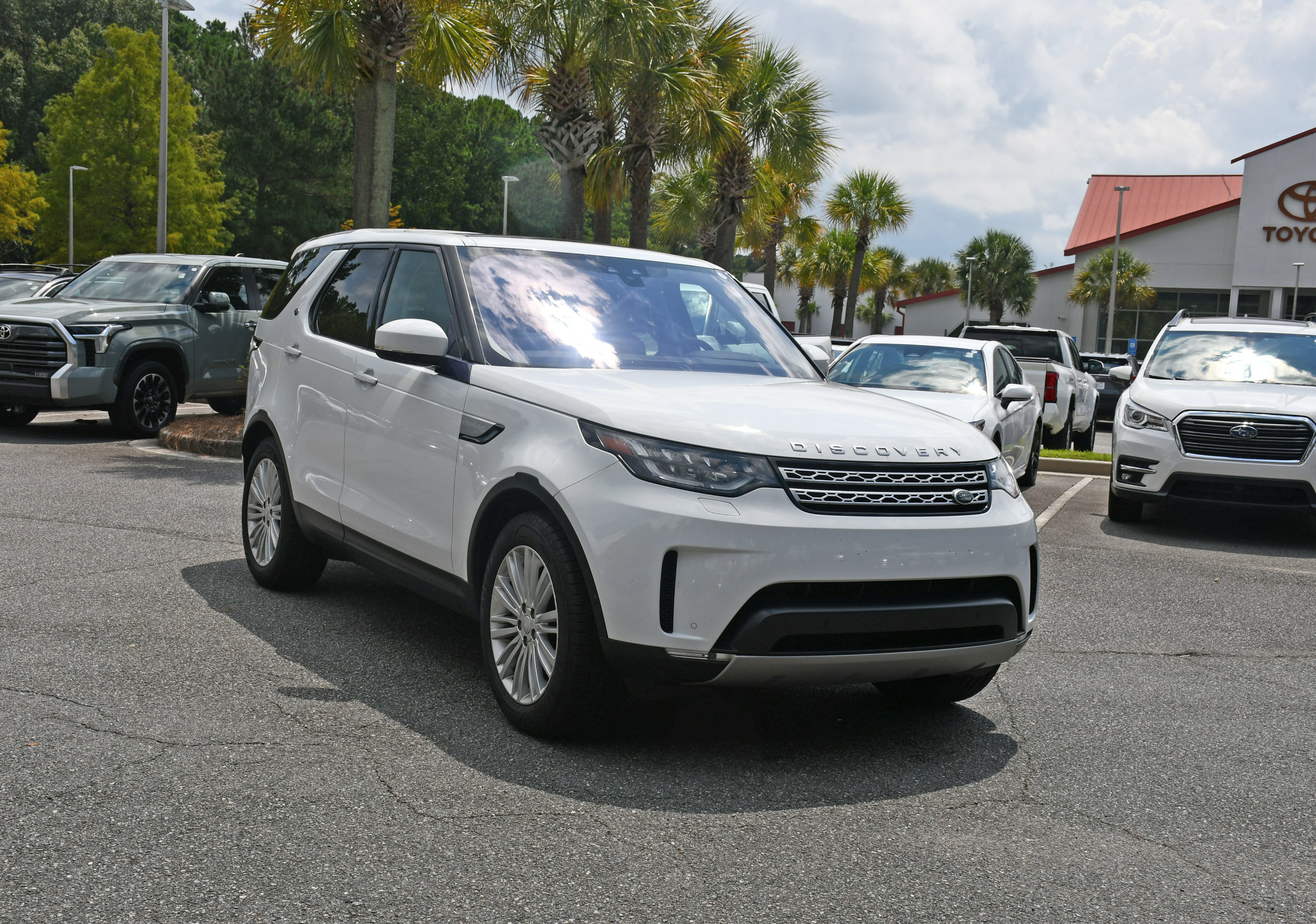 Used 2019 Land Rover Discovery HSE Luxury AWD/4WD image 6