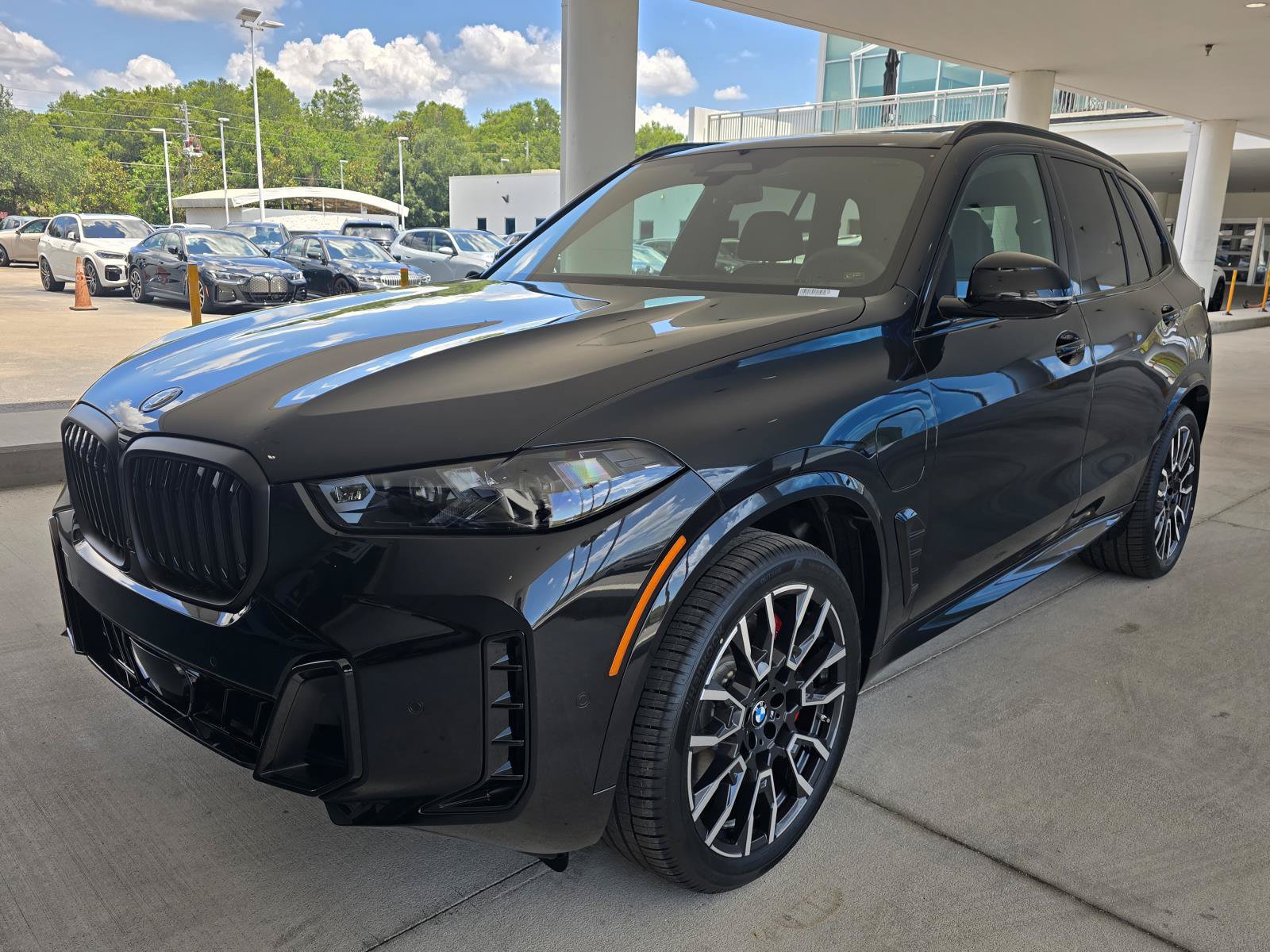 New 2026 BMW X5 xDrive50e w/ Executive Package AWD/4WD image 7