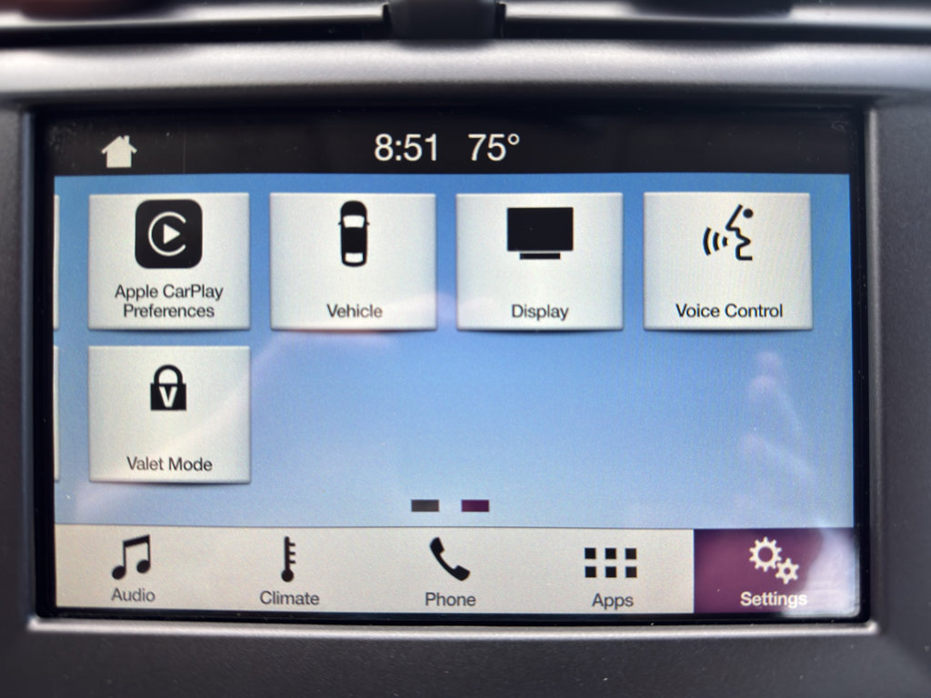 Used 2018 Ford Fusion SE w/ Fusion SE Technology Package FWD image 24