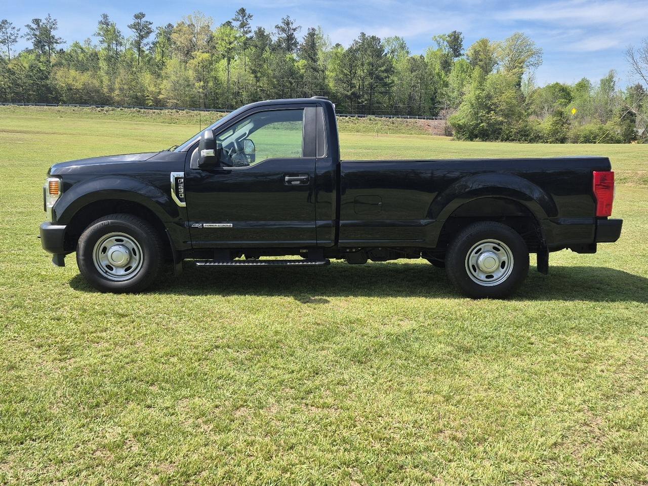 Used 2020 Ford F250 XL w/ Power Equipment Group RWD image 4